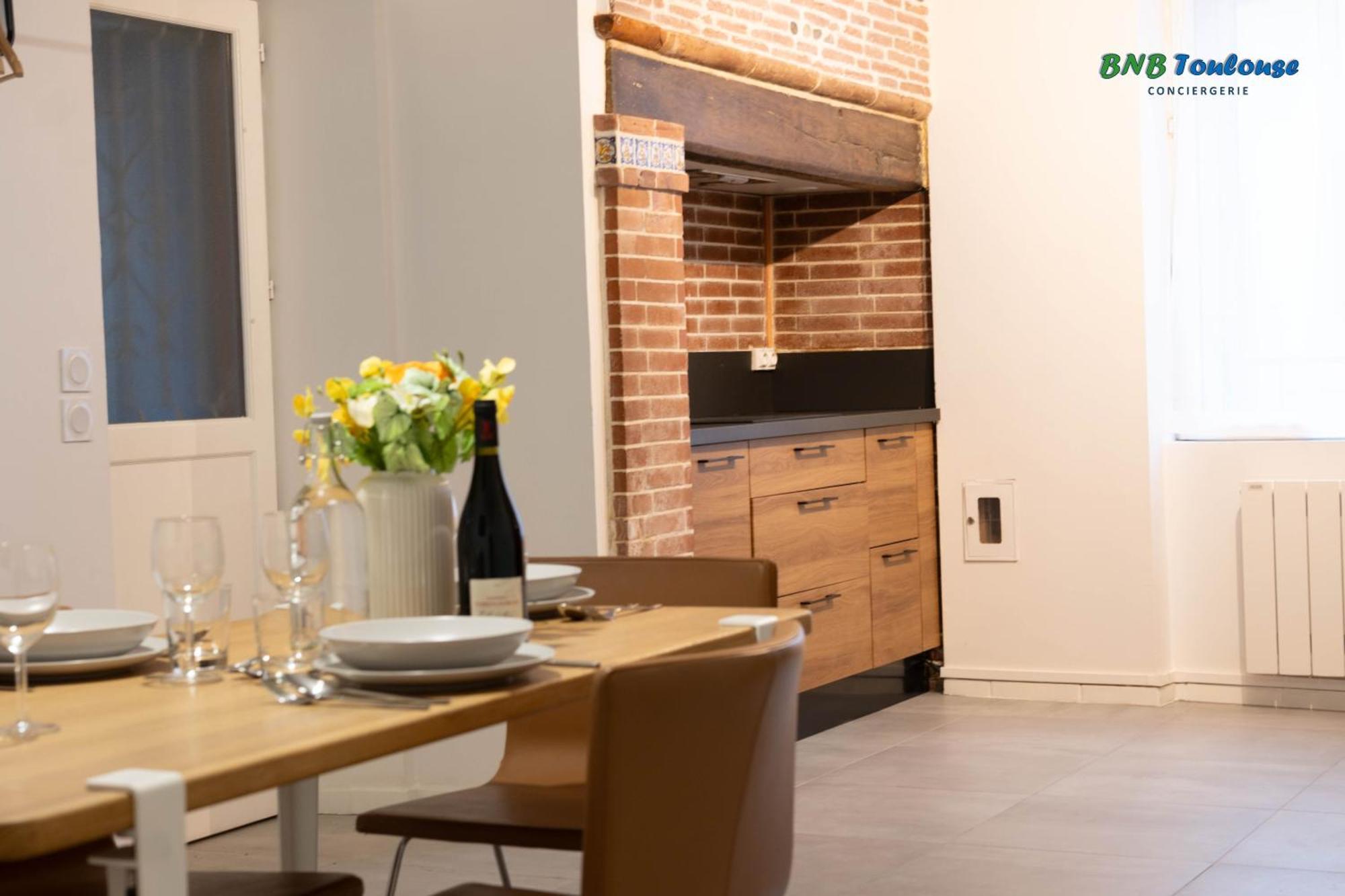 Bnb Toulouse - Le Gaston Douillet - Clim - Wifi - Plein Centre * Tournefeuille